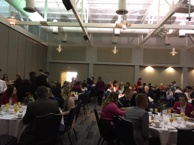 Students, faculty and staff filing in for Breakfast with the President in Carter Hall