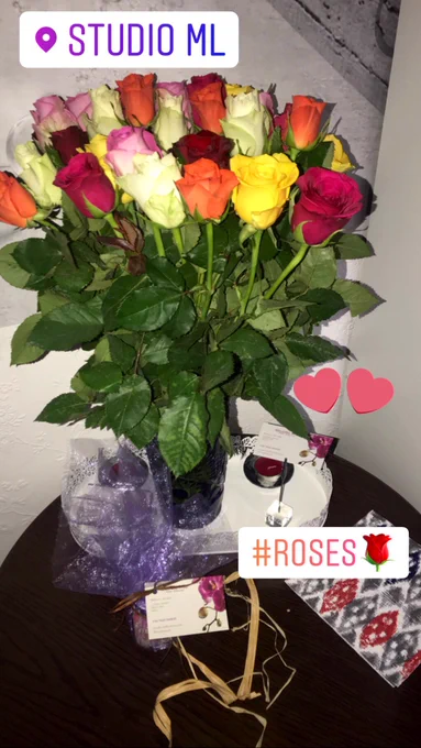 Beautiful roses in my Studio ML. I love my job x