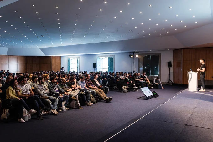 Shot of the audience while António Capelo speaks at typeof conf