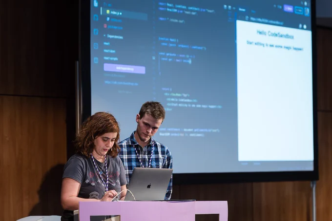 Sara Vieira and Ives van Hoorne live coding at typeof conf