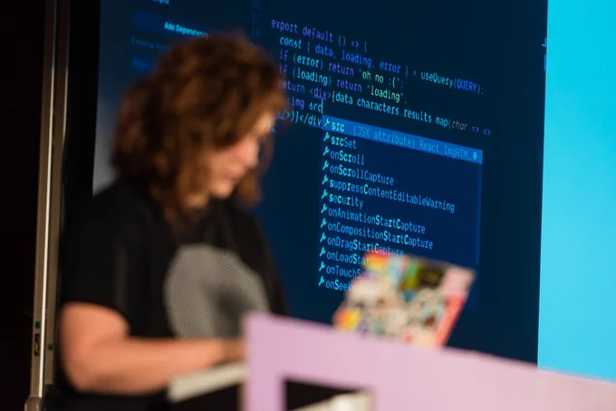 Sara Vieira live coding at typeof conf