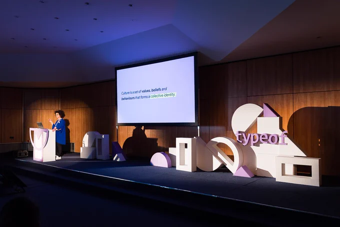 Sónia Gomes speaking at typeof conf