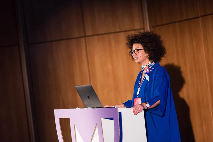 Sónia Gomes speaking at typeof conf
