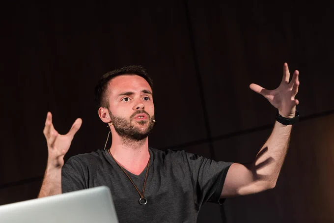 Kitze speaking at typeof conf