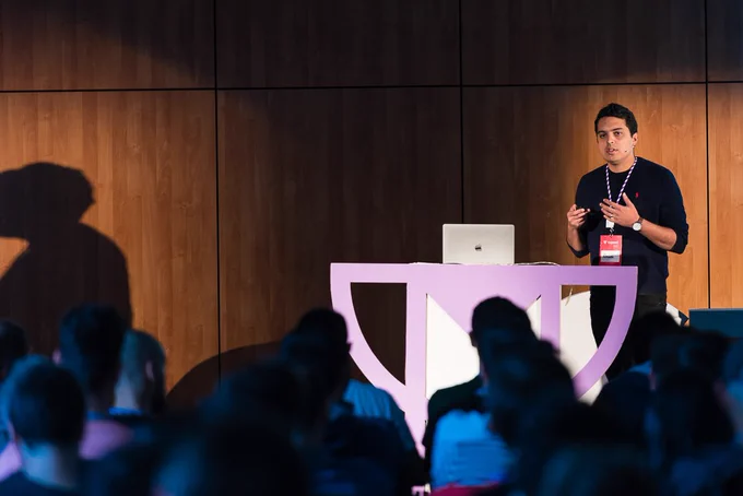 Ramon Victor speaking at typeof conf