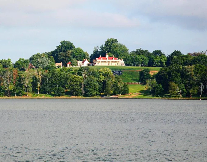 Mount Vernon from the water
