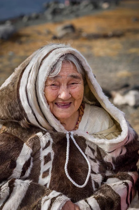 INUIT WOMAN ARCTIC BAY BAFFIN ISLAND CANADA