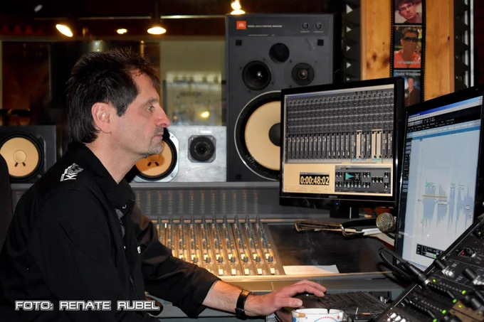 CeeM Records Tonstudio NRW Witten : Fullservice : Mastering, CD-Pressung, Cover-, Booklet- und Labelgestaltung, Labelcode, Verlagsarbeiten.