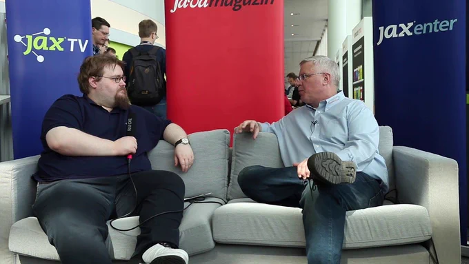 Video Screenshot / Couch at JAXenter conference.