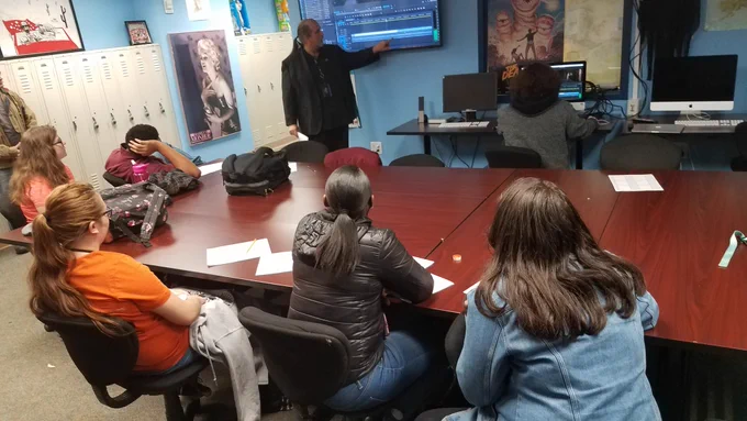 Students during editing lesson