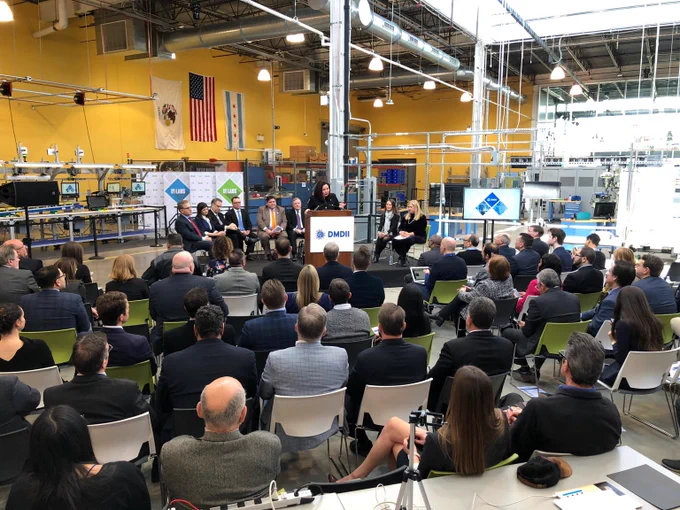Proud to celebrate the 5-year anniversary of @DMDII  and announce continued funding for both @UILABS_ and @DMDII_ alongside @SenatorDurbin, @GovPritzker and @RepHaleyStevens today. As a Veteran, I'm especially thankful DMDII is working to support our servicemembers.