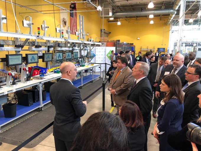 Proud to celebrate the 5-year anniversary of @DMDII  and announce continued funding for both @UILABS_ and @DMDII_ alongside @SenatorDurbin, @GovPritzker and @RepHaleyStevens today. As a Veteran, I'm especially thankful DMDII is working to support our servicemembers.