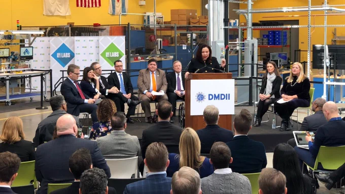 Proud to celebrate the 5-year anniversary of @DMDII  and announce continued funding for both @UILABS_ and @DMDII_ alongside @SenatorDurbin, @GovPritzker and @RepHaleyStevens today. As a Veteran, I'm especially thankful DMDII is working to support our servicemembers.