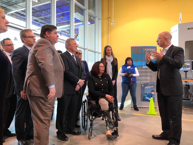 Proud to celebrate the 5-year anniversary of @DMDII  and announce continued funding for both @UILABS_ and @DMDII_ alongside @SenatorDurbin, @GovPritzker and @RepHaleyStevens today. As a Veteran, I'm especially thankful DMDII is working to support our servicemembers.