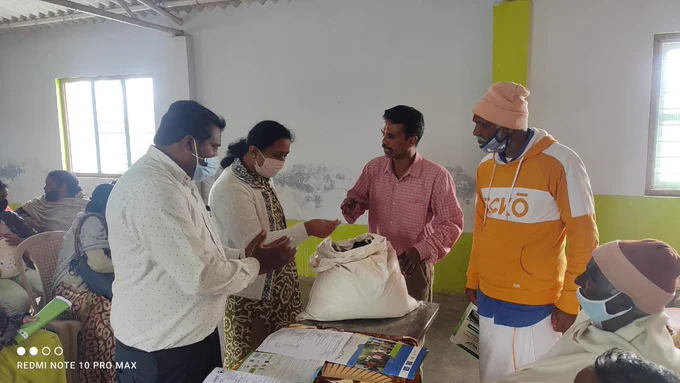 Farmers were given training about natural farming and natural manure preparation by RDO TRUST and Deputy Director of Horticulture, Ooty Mrs. Shibila Mary along with Mrs Anitha, Assistant Director ADH, J.Jahadessan, Asst Horticulture, Ooty, Mr. Arul Selval, MD of Kinnakorai INDCOSERVE Tea factory.