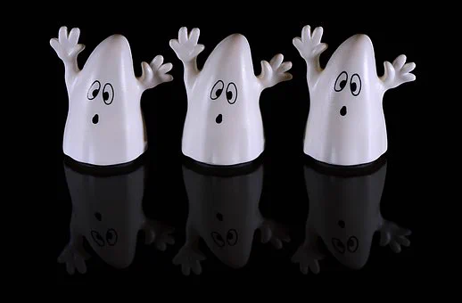 'Murder With Ghosts' by Simon Brett
