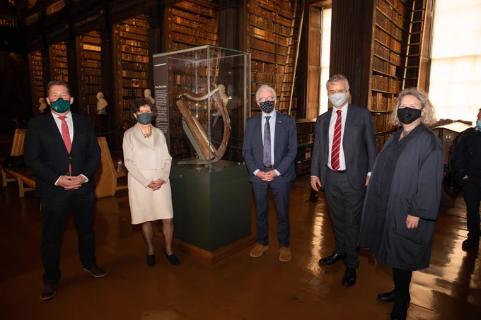 Pictured in the old library trinity college dubin Minister Darragh OBrien Minister malcolm noonan, Trinity Librarian, Helen Shenton,  Provost Patrick Prendergast and Provost Elect Linda Doyle