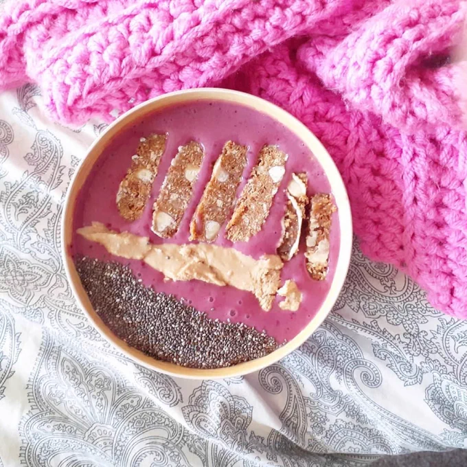 Cashew Butter Smoothie Bowl with Chia Seeds