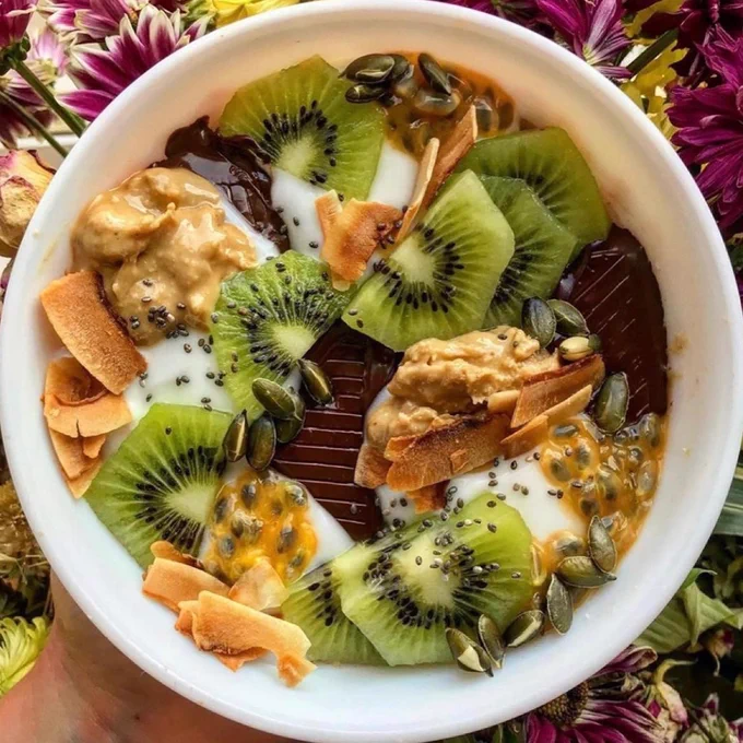 Cashew Butter Porridge Bowl with Fruit, Yoghurt and Seeds
