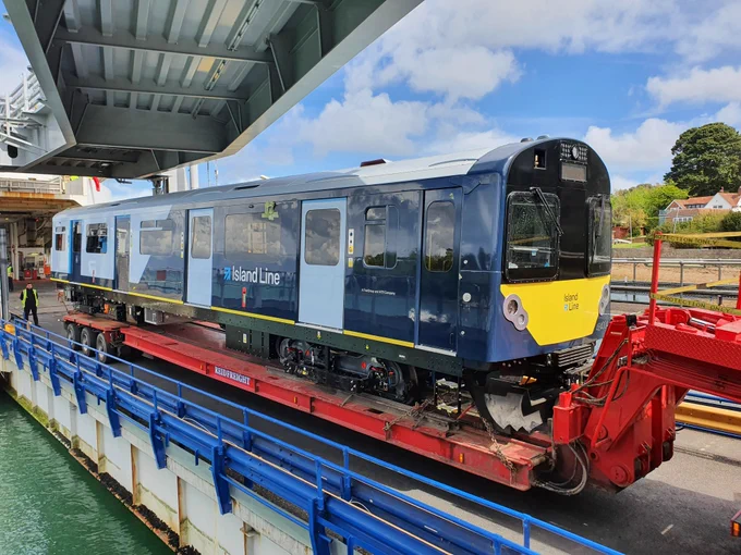 Image of a train arriving onto the Island Line