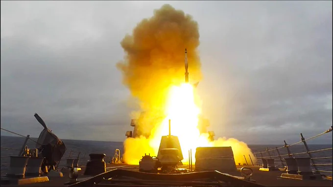 Standard Missile-3 launches from USS Paul Ignatius during NATO's Formidable Shield missile defense exercise. (Photo: US Navy)