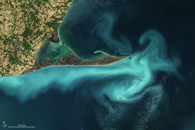 Lake Erie Astir
https://earthobservatory.nasa.gov/images/148350/lake-erie-astir
