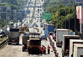 D1 🛣 on a normal day (jammed with cars)