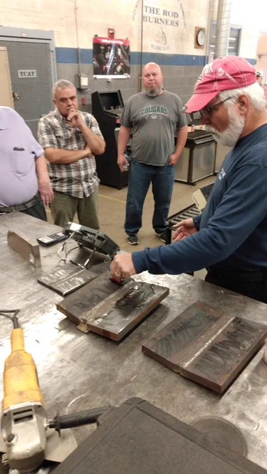 Frank DeAngelo from AFCO NDE in Clinton TN demonstrates Ultrasonic Testing of a plate using the Shear Wave Technique. 
