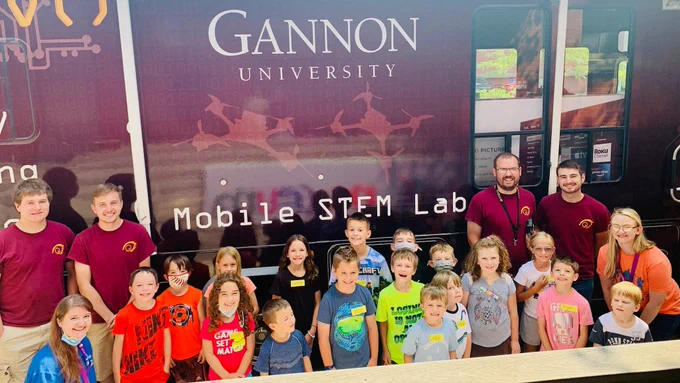 Gannon's Mobile STEM Lab brought drones, activities and simulators for Mini Makers at @eriekidsmuseum summer camp to experience and fly. 
