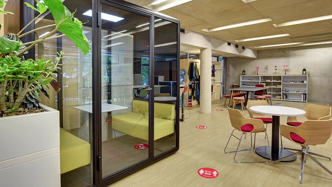 Clerkenwell office furniture showroom