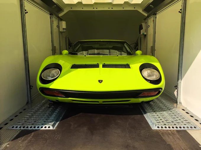 MiuraMonday one & all!
Stunning Green 1966-73 @Lamborghini Miura P400S move 

Something Special to Move?
Call JohnRussell RussellsTransport 441280850426
CustomsDeclarations prepared In_House
ATA Carnet Service EU
CoveredCarTransport
F1 #Supercars
http://russellstransport.co.uk/services/