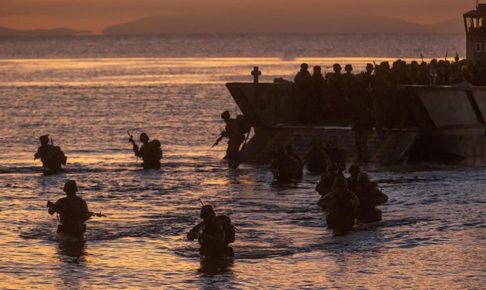 Troops come ashore in Forrest Beach