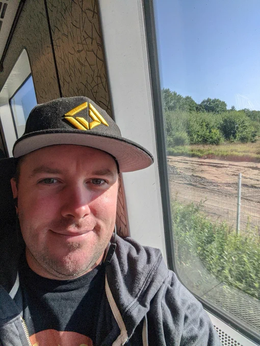 @ZetaTwo on a train