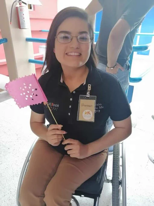 Nuestra compañera Shannen representando a BraiBook