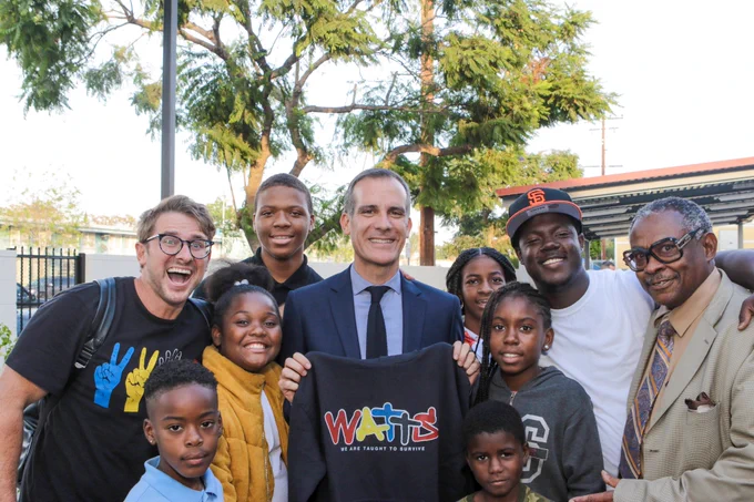 Mayor Garcetti with people from the neighborhood