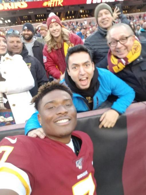 Haskins misses final snap to take selfie with fan.

https://hashtiv.com/post/index.php?view=c870084f02e5b2e52134f19c29f97fa8

Follow "Sports Watch" for all of the latest sports news on hashtiv.com!

#HASHTIV #SPORTSWATCH #ESPN #DWAYNEHASKINS #WASHINGTONREDSKINS #QB #FOOTBALL #SELFIE #NFL #NFLNEWS #WASHINGTON #SKINS
