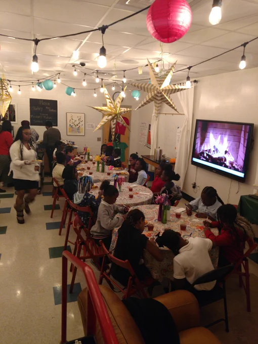 Glamorous Gator Girls Friendsgiving!
