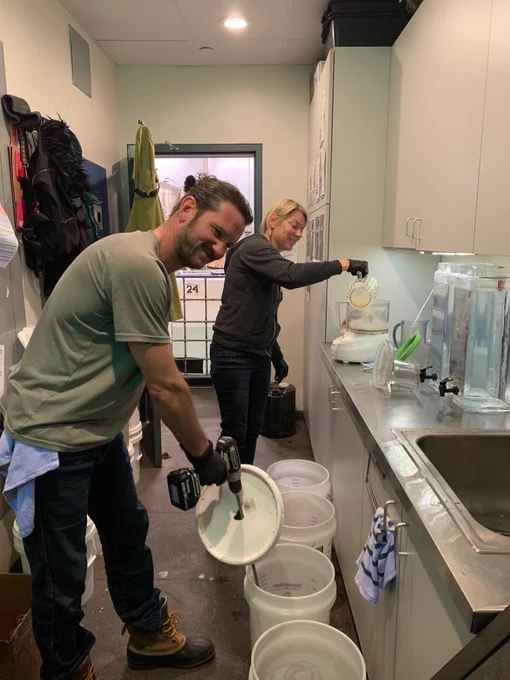 @Colorado #Rural is paying it forward! @RD_Colorado thanks Connie Baker and @marbledistill in @CarbondaleCO for stepping in to help their community by switching to making hand sanitizer. #TogetherAmericaProspers Read more at 
https://www.usda.gov/media/blog/2020/03/30/paying-it-forward-when-it-really-counts