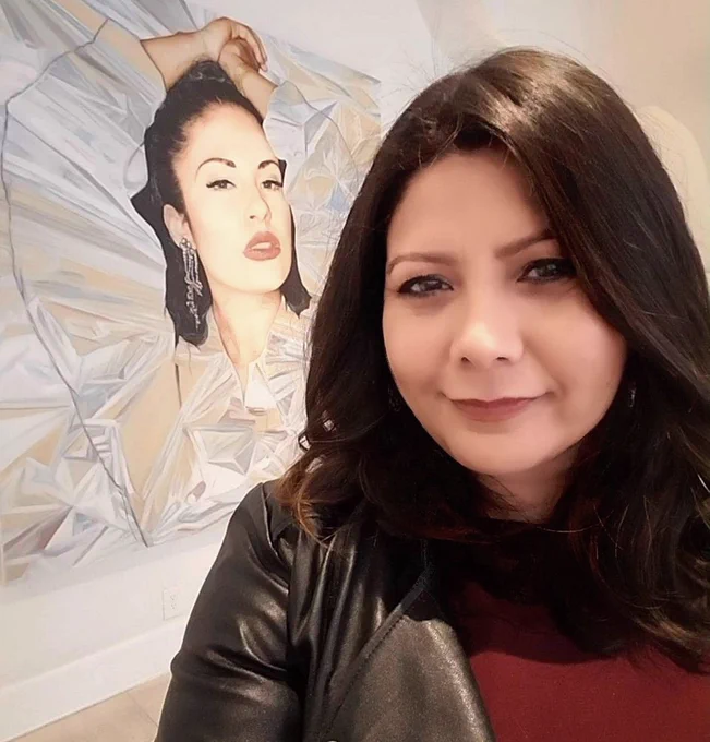 Your Sassy Self - Rocio in front of Selena portrait - yoursassyself.com