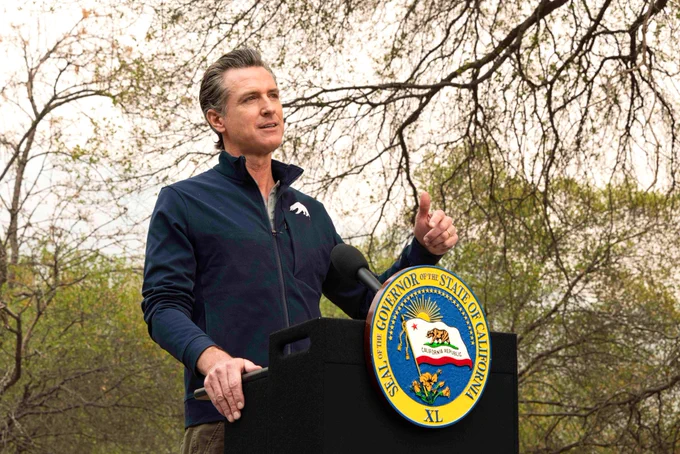 Today, we roll out the BIGGEST climate package in state history to tackle the climate crisis.

With an unprecedented $15 billion investment, CA will:

🔹Combat wildfires
🔹Support immediate drought action
🔹Race forward on our ZEV goals
🔹Build a more resilient future