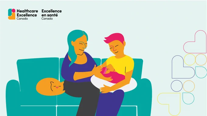 Two people sitting on a couch holding a baby = Deux personnes assises sur un canapé et tenant un bébé dans les bras 