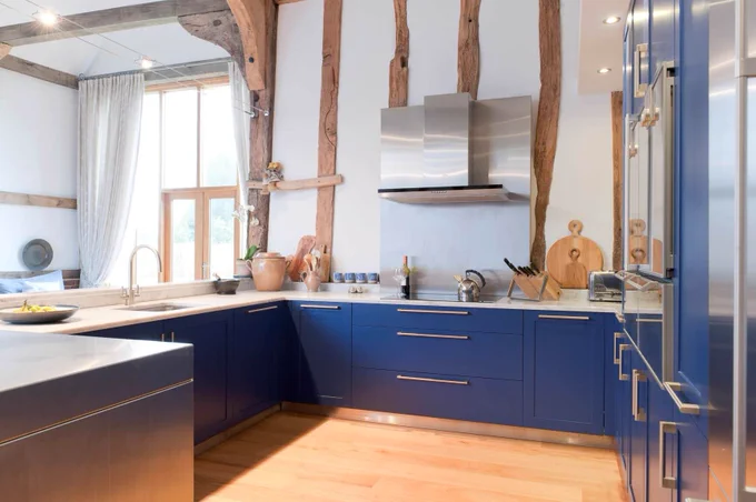 Dark Blue Hand Painted Kitchen by En Masse Bespoke Interiors