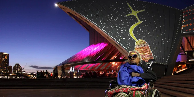 Renowned artists and senior Traditional Owner, Mabel Juli, famous Moon Dreaming (Garnkiny) paintings are inspired by country around the mine. Her work was projected onto the Sydney Opera House in 2018 and is on display in the National Gallery of Australia.