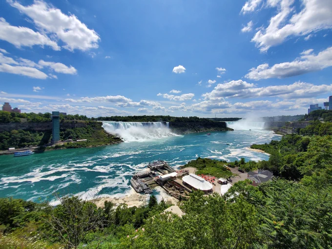Magnificent Tours located in the lobbies of Marriott Fallsview Hotel & Spa and Marriott on the Falls Hotels. Book your Niagara Falls Tours TODAY! 