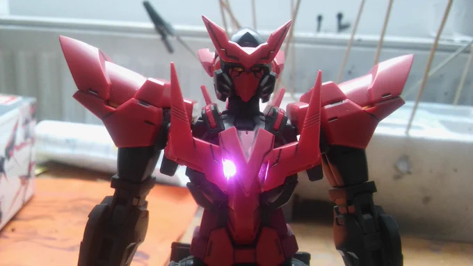 MG Exia Dark Matter... Niesamowity design:) I ten Led w klacie... Szkoda tylko, że promień nie dociera do head unitu.. jak to jest zaplanowane..  
MG Exia Dark Matter... Amazing design! And that Led in the chest! Shame that light is not reaching head unit... 