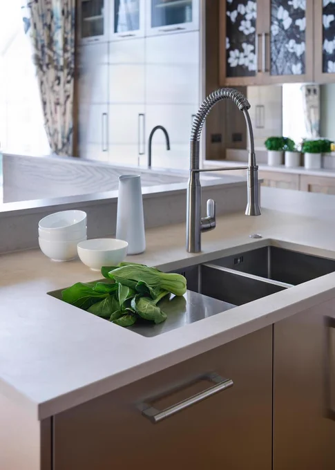 Latest @kitchenthinkUK #kitchencasestudy - Steel and stained ash kitchen by @simontaylorfurn