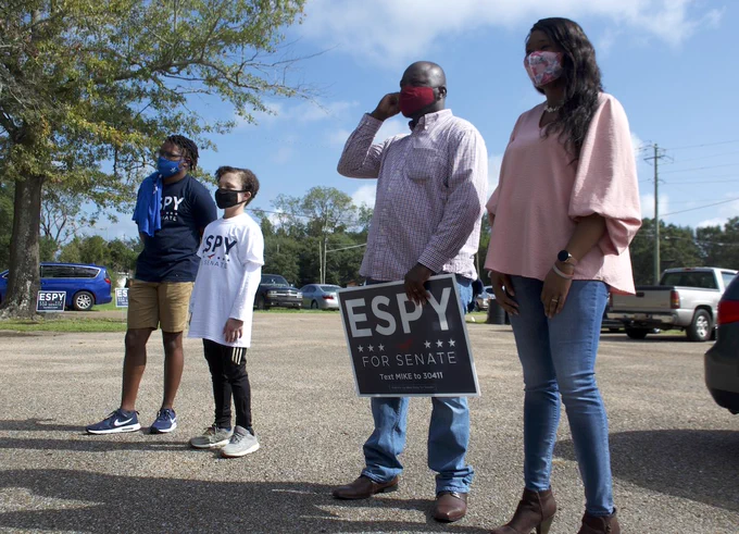 Supporters at the Mike Espy rally.