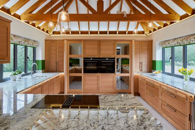 Latest @kitchenthinkUK #kitchencasestudy - Strata Light Oak Kitchen by @stonehamkitchen with @HaylGilbert