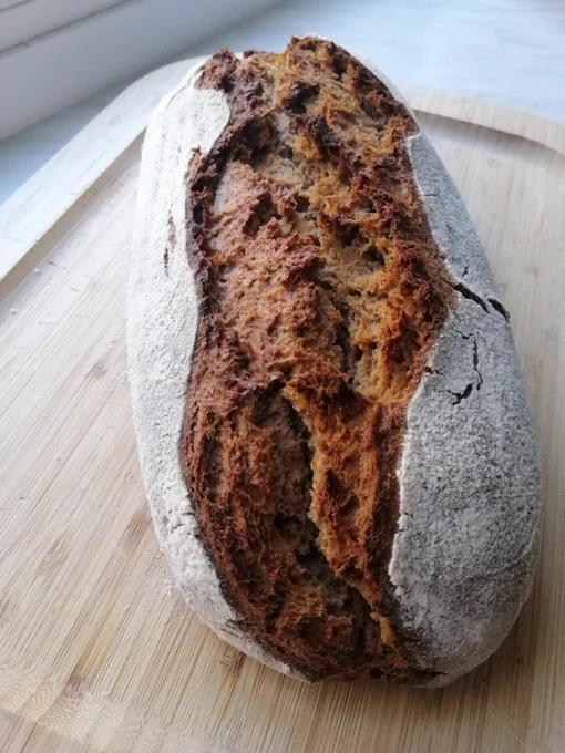 Bauernbrot aus Roggen und Dinkel
