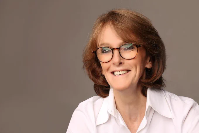 Dr Cathy Foley
